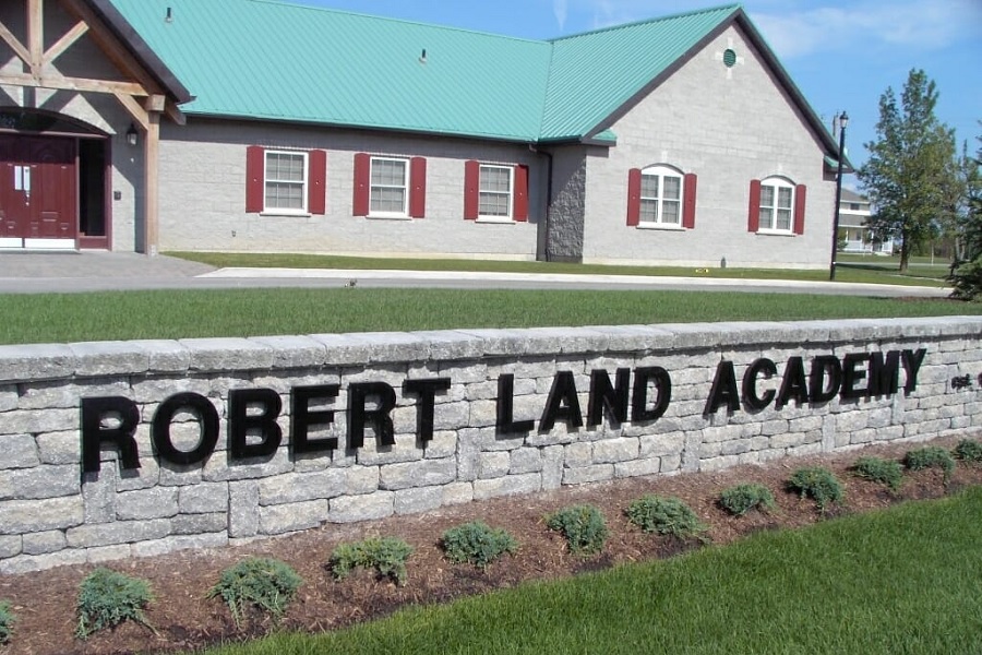 مدرسه شبانه روزی Robert Land Academy