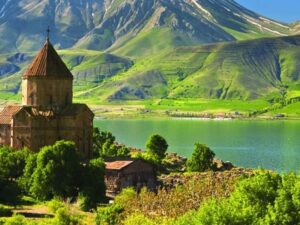 نکاتی برای سفر زمینی از تهران به وان؛ مدارک، زمان حرکت و نکات مرزی